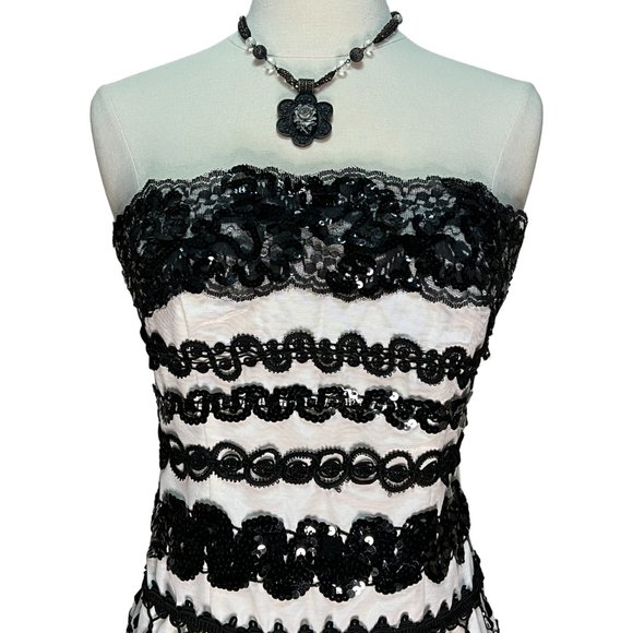 Short black and white strapless dress - Picture 3 of 5